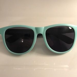 VICTORIAS SECRET PINK SUNGLASSES
